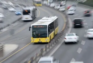 CHP'li İBB vatandaşı mağdur etmeye devam ediyor! Pendik'te İETT otobüsü yolda kalınca vatandaşlar yürümek zorunda kaldı