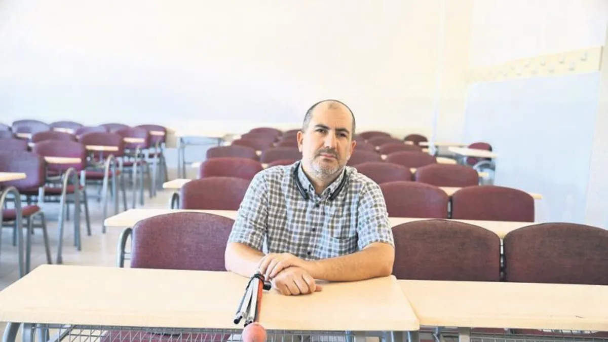 Okurken görme yetisini kaybeden Kayserili Emek Çağatay Aksöz pes etmedi
