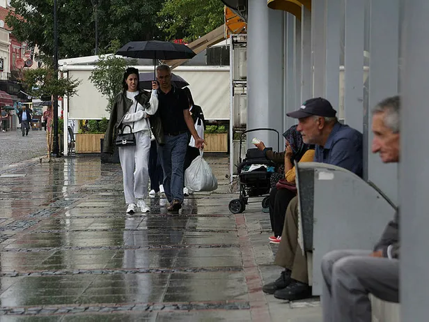 sessiz-simsek-cakmasi-neden-olur-istanbul-son-dakika-gokyuzunde-surekli-simsek-cakmasi-ne-anlama-gelir-elektri-1693938836619.jpg Elektrik şimşek çakması nedir? Sessiz şimşek çakması neden olur? İstanbul son dakika gökyüzünde sürekli şimşek çakması ne anlama gelir?-5