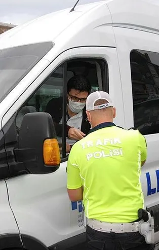 Son dakika: İstanbul'da okul servis araçları denetlendi! Tek tek durduruldular