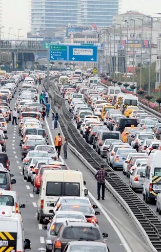 İstanbul trafiğinde son durum ne? İşte İstanbul'da trafik yoğunluğu