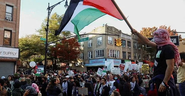 Milyonlar Filistin’e destek için toplandı! İsrail boykotu dalga dalga yayılıyor: Starbucks saklanamazsın, içeceklerini soykırım için üretiyorsun