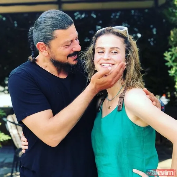 Danla Bilic gönlünü ünlü rapçi Çakal’a kaptırdı! Dudak dudağa pozları sosyal medyaya damga vurdu! “Diğer yarım...” - 18