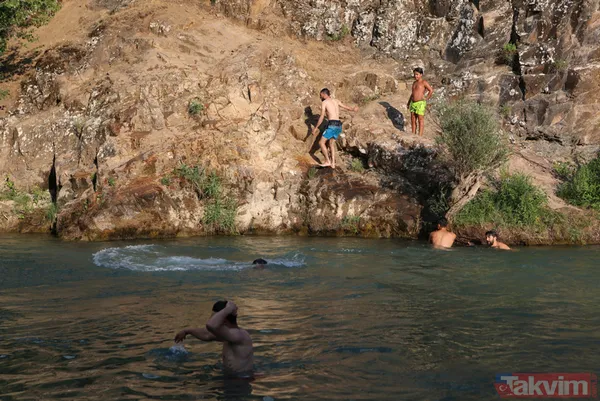 Hava sıcaklığı 40 dereceye ulaştı! Tunceli'de Munzur Nehri kıyısı Bodrum'u aratmadı - 16