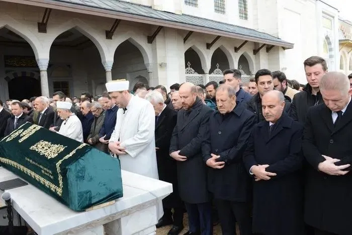 Kalyoncu Ailesi'nin acı günü: Fahri Cengiz Kalyoncu son yolcuğuna uğurlandı-3