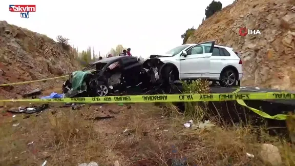Konya'da feci kaza: Otomobiller çarpıştı! 1 ölü 3 yaralı