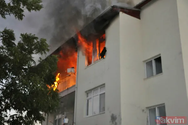Antalya'da 3 katlı ev alev alev yandı! Yaşanan yangında korku dolu anlar yaşandı - 7