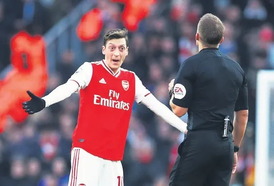 10-numara-taraftar-1577745823284.jpeg Mesut Özil'in eşi Amine Gülşe'den bir taşla iki kuş! Hem destek hem reklam...-1