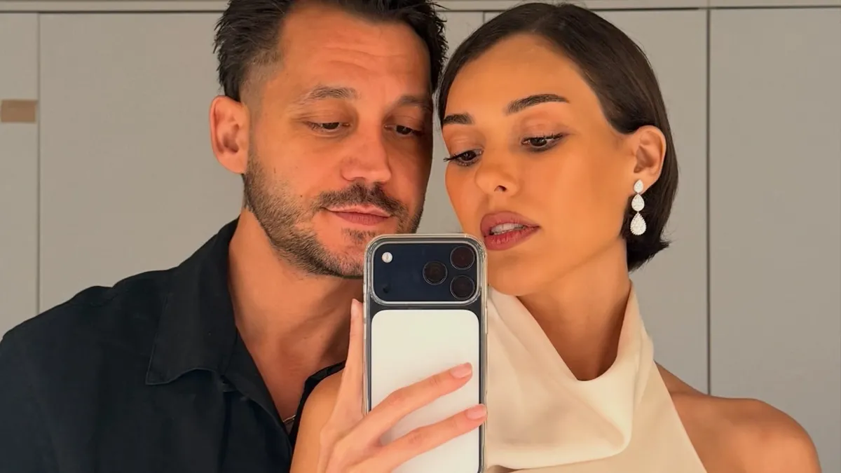 Babadan onaylı aşka 365 günlük mühür! Dilan Çiçek Deniz ve Birkan Nasuhoğlu çiftinden aşk pozu-5