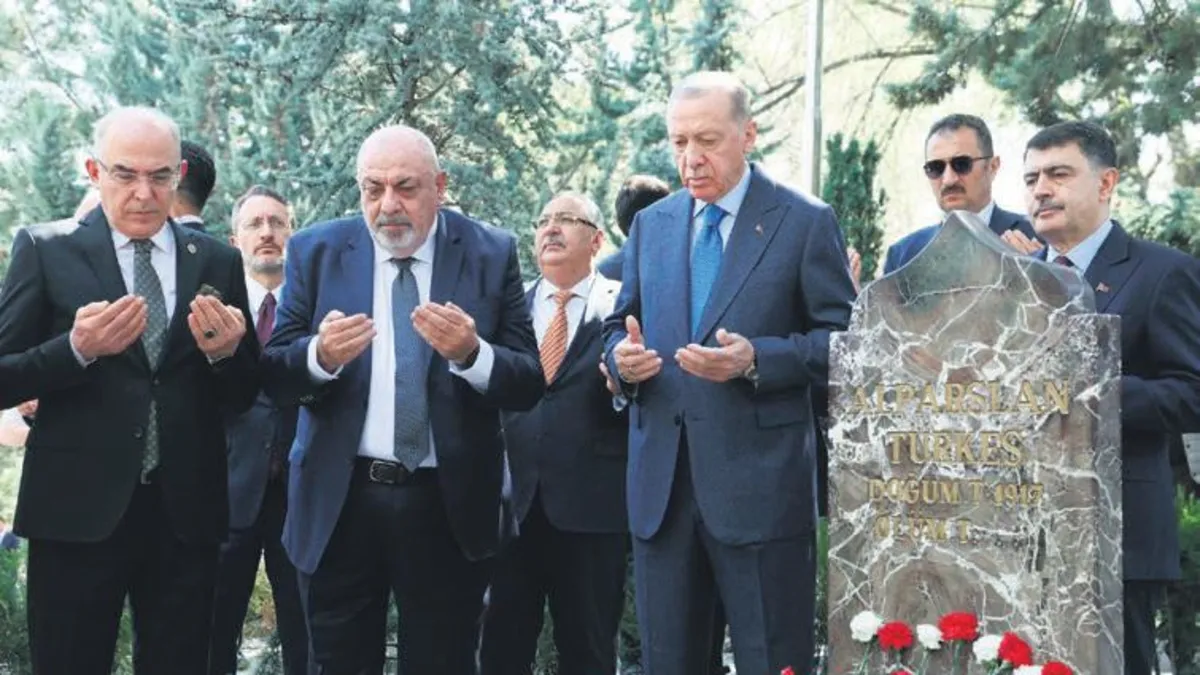 Türkeş’e dua