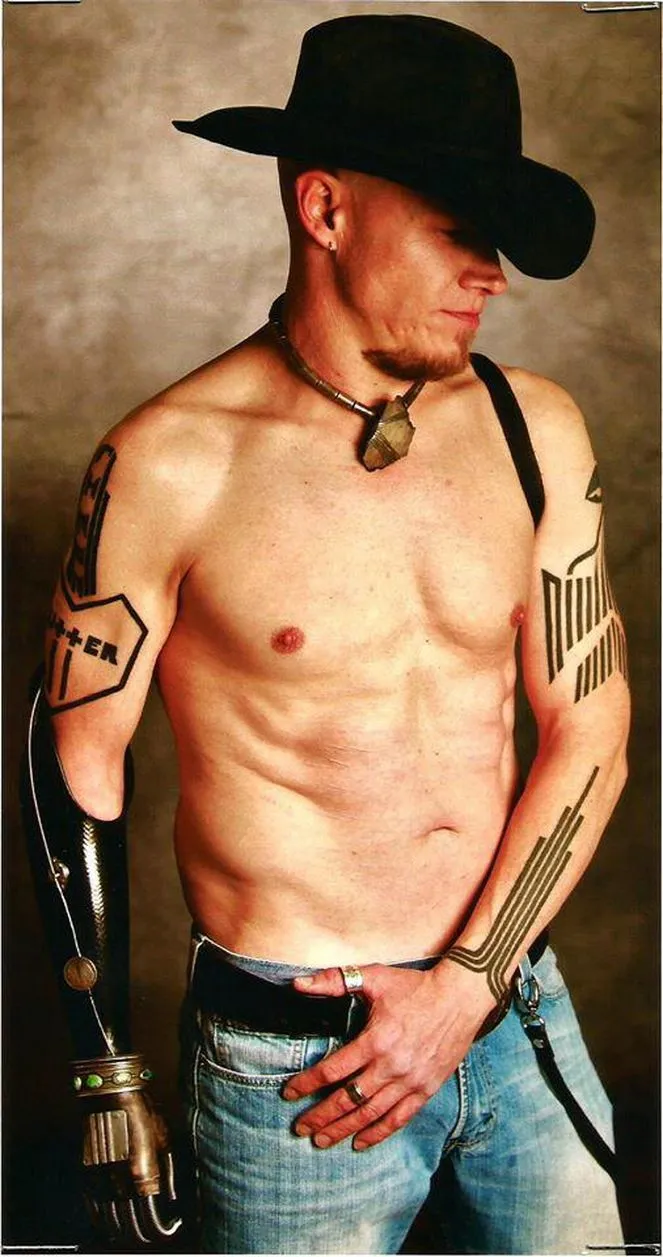 Oyuncu olmak uğruna kolunu kesti, "Savaş gazisiyim" dedi - 2