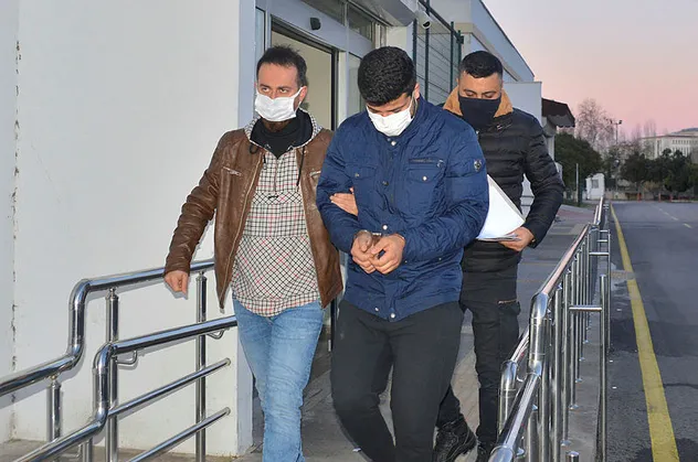 Adana merkezli 13 ilde oto hırsızlığı operasyonu kapsamında 49 şüpheli hakkında gözaltı kararı