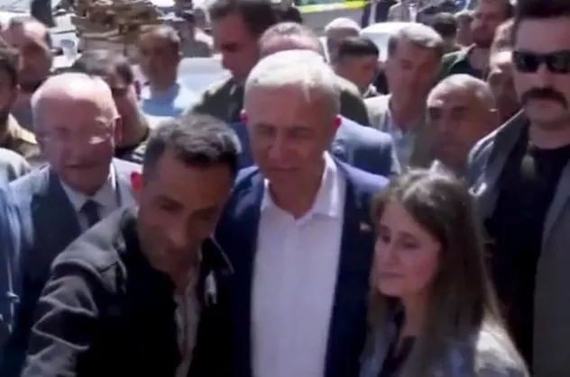 Sözde milliyetçi Mansur Yavaş'tan "Selahattin Demirtaş'ı istiyoruz" diyen HDP'liye destek: İnşallah