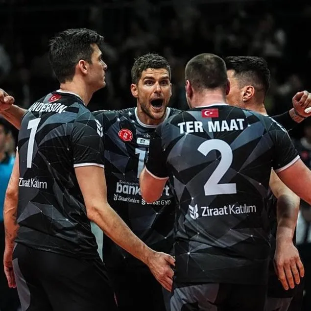Voleybolda çifte zafer