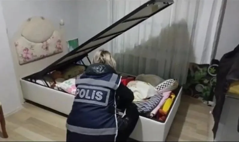 fetoye-kiskac-icisleri-bakani-ali-yerlikaya-duyurdu-14-ilde-cok-sayida-supheli-yakalandi-1708493984621.jpeg FETÖ'ye kıskaç! İçişleri Bakanı Ali Yerlikaya duyurdu: 14 ilde çok sayıda şüpheli yakalandı-2