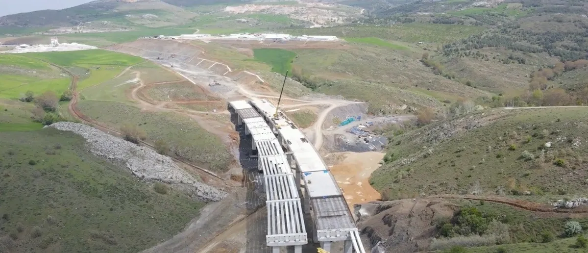 42-ili-baglayacak-otoyolda-hedef-43-dakika-calismalar-suruyor-1780138220762.jpg Uraloğlu açıkladı: Projede yarıya gelindi! Ankara-Kırıkkale arası 43 dakikaya düşecek, 42 il bağlanacak-2
