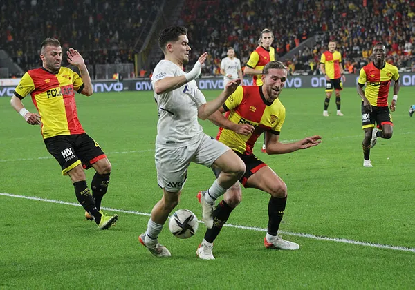 1638347890960.jpg SON DAKİKA! Fenerbahçe'de sol bek arayışı başladı-4