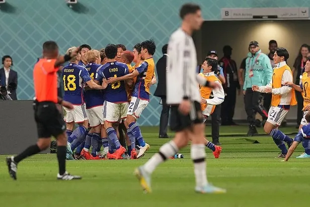 canli-almanya-japonya-maci-canli-anlatim-izle-1669217318637.jpeg Dünya Kupası'nda Japonya geriden gelerek Almanya'ya hezimeti yaşattı-7