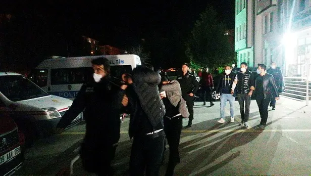 kirklarelinde-silahli-kavga-durusmasi-40-saat-surdu-19-kisi-tutuklandi-1638471646325.jpeg Kırklareli'nde silahlı kavga duruşması 40 saat sürdü! 19 kişi tutuklandı-2