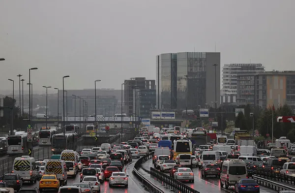 Sabah gazetesi yazarı Melih Altınok: Artık İstanbul'da her saat trafik kaput! İnadı bırakın eski kadrolardan yardım alın!-4