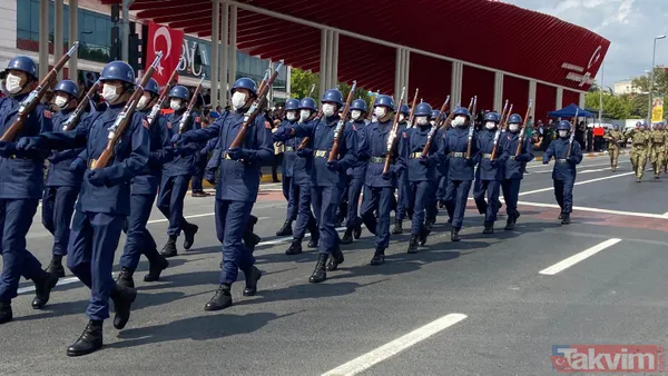 30 Ağustos Zafer Bayramı coşkusu tüm yurtta! Herkes meydanlara akın etti - 40