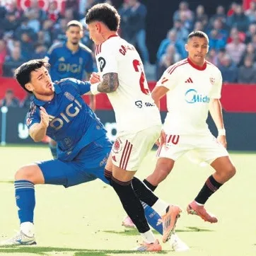 Sevilla evinde farka koştu