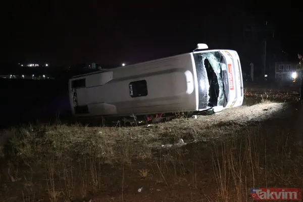 Sivas'ta sağlık çalışanlarını taşıyan tur midibüsü devrildi! Ölü ve yaralılar var - 4