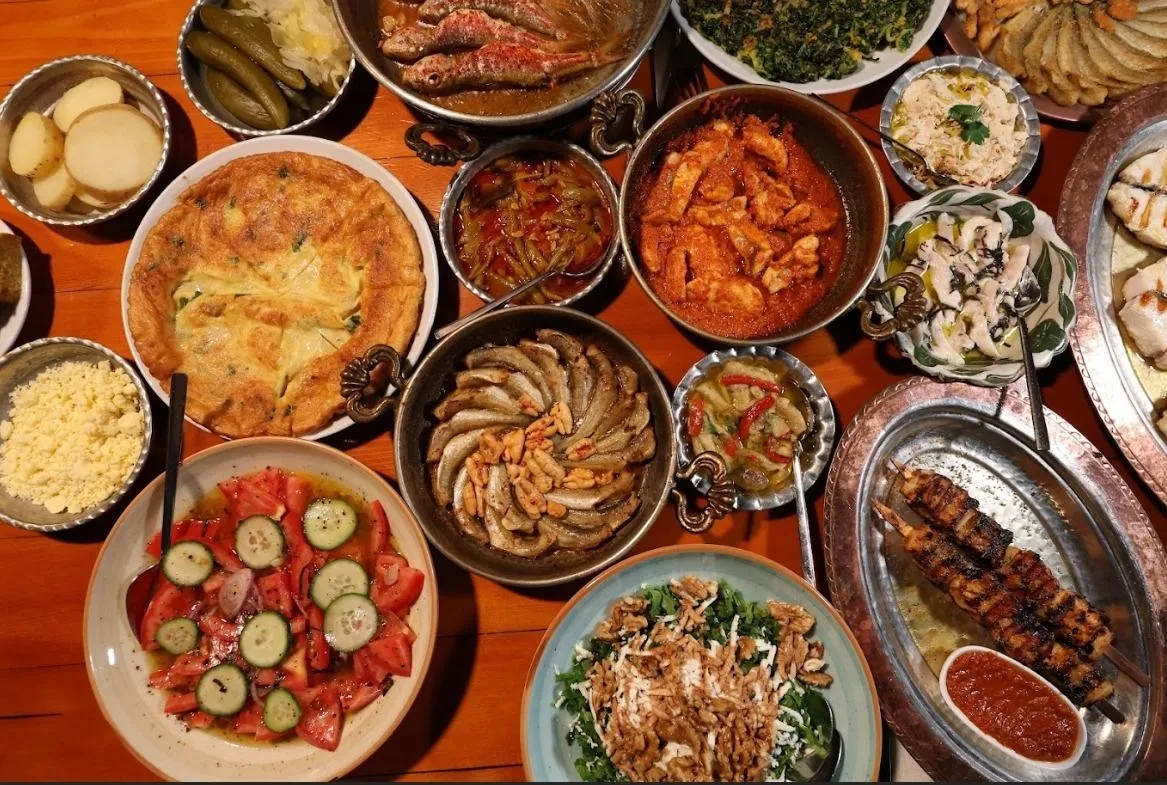 1781077285671.jpeg Trabzon’un 51 lezzet durağı festival rotasında! Gastronomi turizmi şehir ekonomisine katkı sağlayacak-4
