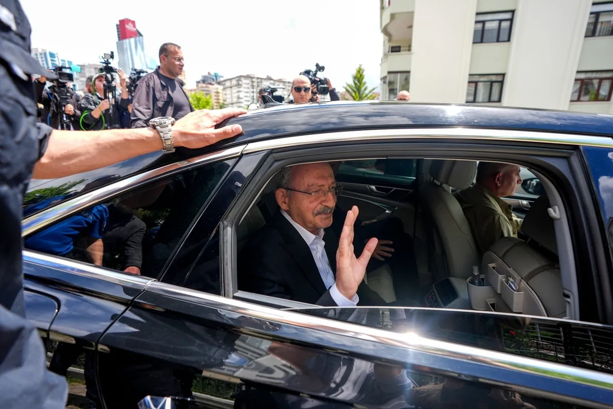 "ÖZGÜR KENDİNİ GRUP BAŞKANI SEÇTİRDİ"-2
