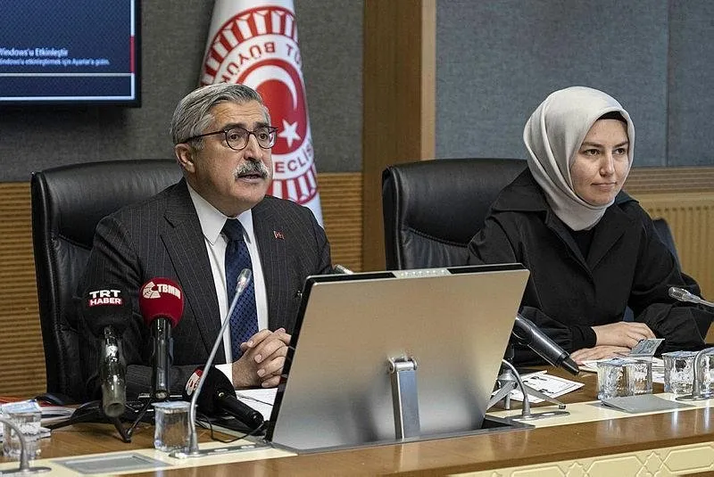 TBMM Dijital Mecralar Komisyonu, AK Parti Hatay Milletvekili Hüseyin Yayman (solda) başkanlığında toplandı