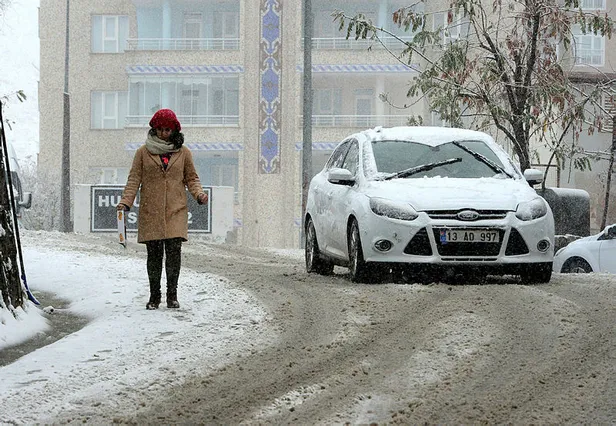 kastamonu-hakkari-erzincan-trabzonda-yarin-okullar-tatil-mi-kar-yuzunden-22-mart-sali-tatil-olan-iller-hangile-1647872276725.jpg Kastamonu, Hakkari, Erzincan, Trabzon'da yarın okullar tatil mi? Kar yüzünden 22 Mart Salı tatil olan iller hangileri?-5