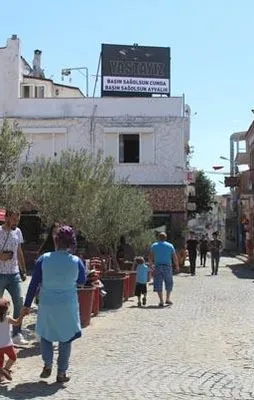 Batan teknede ölenler Ayvalık'ı yasa boğdu! Her yerde onlar var...