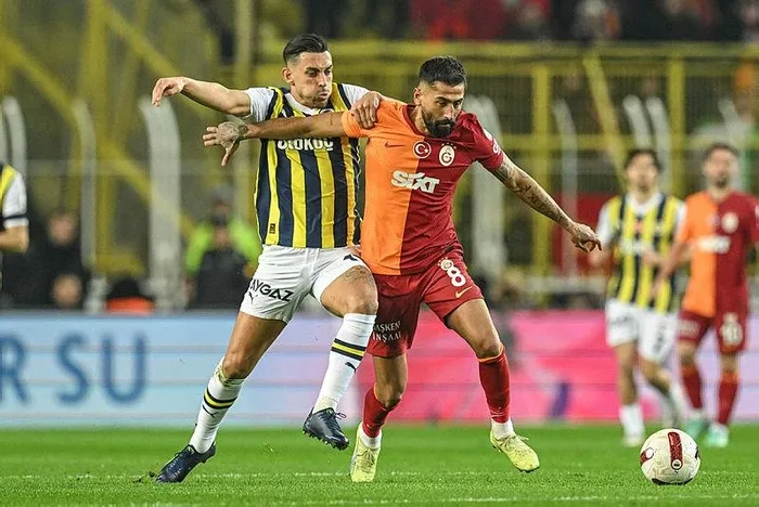 Okan Buruk penaltıların verilmediğini söyleyip hakemler ve yayıncı kuruluşu eleştirdi-4