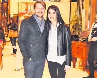 Ünlü çiftten mutluluk pozu