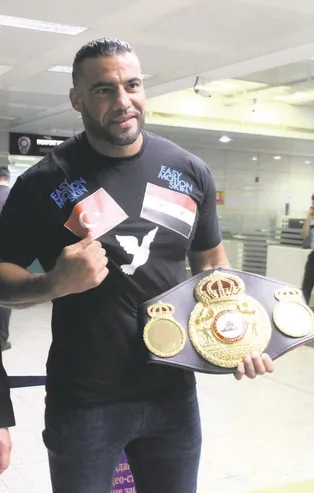 Demir yumruktan destek