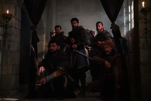 kurulus-osman-127-bolum-2-fragmani-yayinlandi-alplar-gayri-fethe-yuruyecegiz-hedefimiz-koyunhisardir-1684783992676.jpg