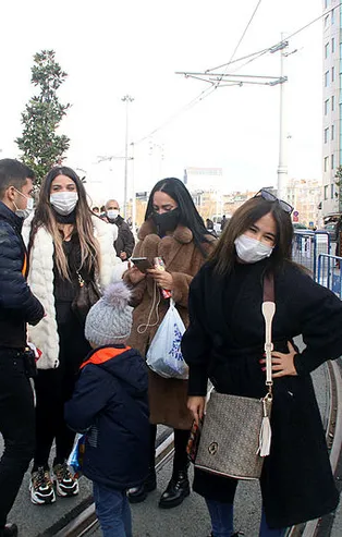 Yerliler polise takıldı, İstiklal Caddesi turistlere kaldı