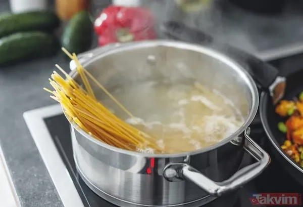 🍅 Makarnanın Yanına Ne Koyduğunuz Da En Az Kadar Önemli Doğru Pişirme Tekniği Kadar Tabağın Tamamı Da Dikkat İstiyor. Özellikle Krema Bazlı Ağır Soslar, Fazla...