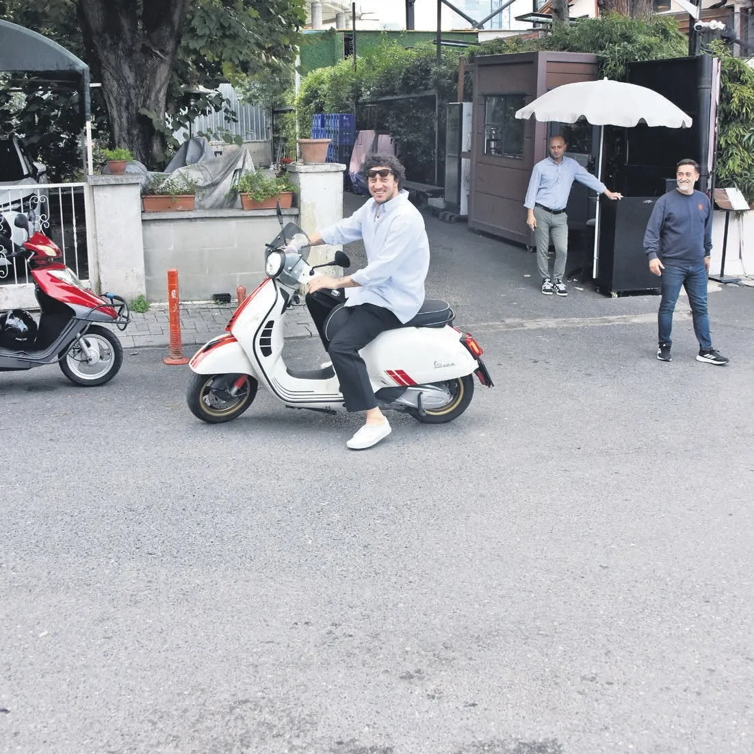 Kaskını takmadan Etiler turu!