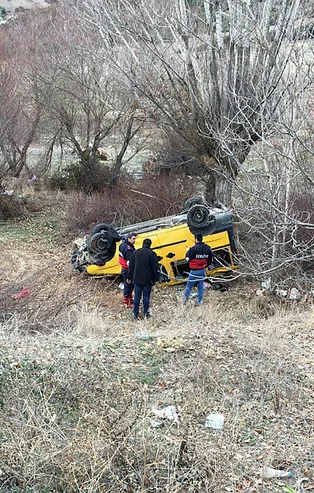 Isparta'da feci kaza! Otomobil şarampole devrildi
