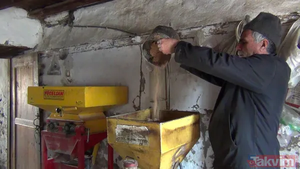 Babalarından miras kaldı! Karı-koca yarım asırdır aynı yöntemle susam yağı çıkarıyor - 2