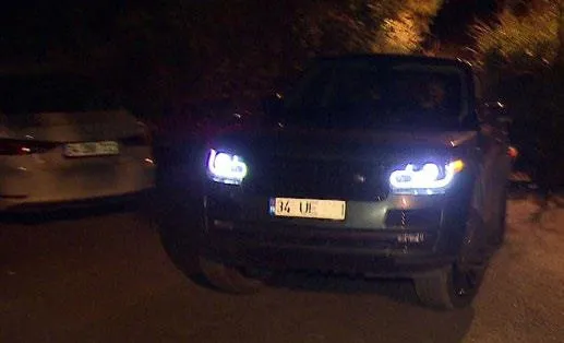 Serenay Sarıkaya ile Umut Evirgen aşk mı yaşıyor? Özel şoförlü arabayla geldi-3