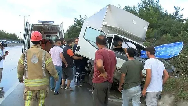 Hasdal Kemerburgaz yolunda zincirleme kaza: Çok sayıda yaralı var!-7