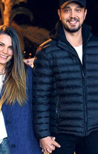 Aslı Enver eski sevgilisi Murat Boz'u stalklarken hiç yapmaması gerekeni yaptı ortalık karıştı! Aslı Enver-Murat Boz cephesinde neler oluyor?