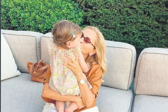 Torununu paylaştı!