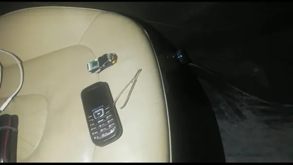 72-yasindaki-adayin-gorulmemis-kopya-azmi-ehliyet-sinavi-icin-akilalmaz-duzenek-1641287017183.jpg 72 yaşındaki adayın görülmemiş kopya azmi! Ehliyet sınavı için akılalmaz düzenek-6