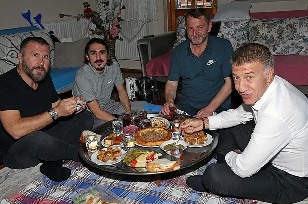 Trabzonspor Başkanı Ahmet Ağaoğlu'ndan Abdülkadir Ömür'e ziyaret