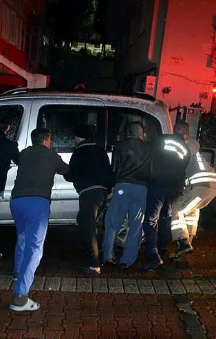 İstanbul'da yangın paniği! Hatalı park müdahaleyi engelledi