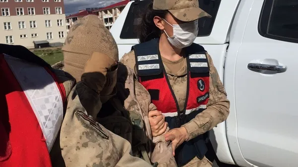 bingoldeki-foseptik-cinayeti-aydinlatildi-karisi-kocasini-oldurup-10-parcaya-bolmus-1620406789786.jpg Bingöl’deki foseptik cinayeti aydınlatıldı! Karısı kocasını kıskandığı için öldürüp, 10 parçaya bölmüş-3