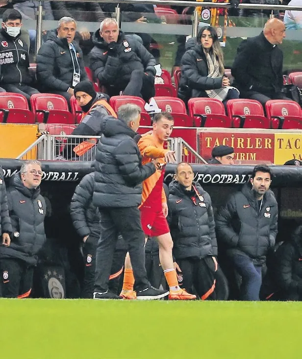 fenerbahce-onunde-agir-darbe-alan-aslan-sahasinda-malatyayi-devirdi-1650321096817.jpeg Fenerbahçe önünde ağır darbe alan Aslan sahasında Malatya'yı devirdi-9